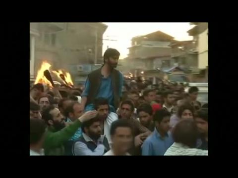 Kashmiri separatist supporters clash with police