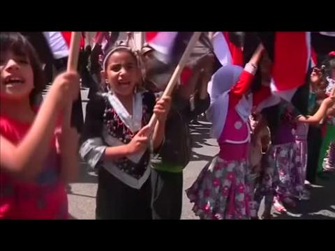 Women and children rally for Houthis in Yemen