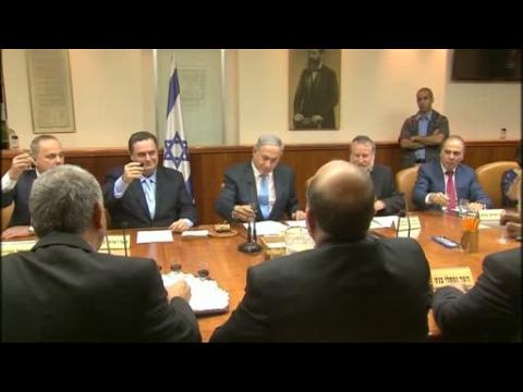 Israeli PM convenes first cabinet meeting of new government