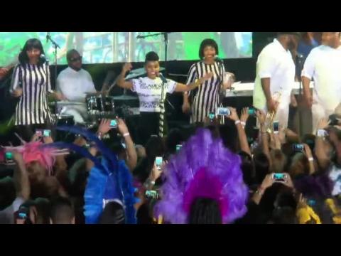Janelle Monae Belts Out Tunes At Miami "Rio 2" Concert
