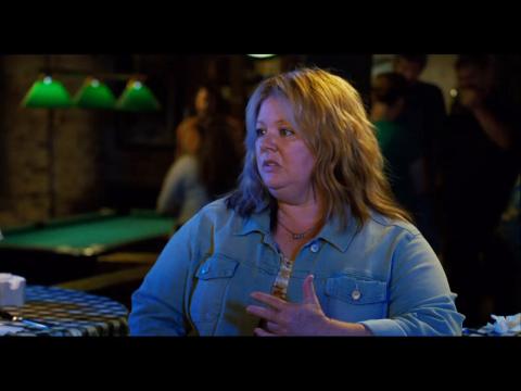 Funny Melissa McCarthy, Susan Sarandon And Guys In A Bar in "Tammy"