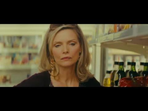 Robert De Niro, Michelle Pfeiffer, Tommy Lee Jones in "The Family" First Trailer