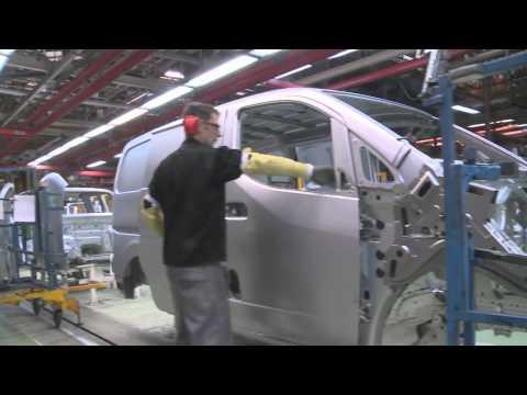 Nissan e-NV200 production line at Barcelona plant | AutoMotoTV