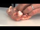 How to remove the bone from a chicken thigh - Label : Atelier des Chefs UK - Category : Cuisine