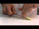 How to pur&eacute;e garlic - Label : Atelier des Chefs UK - Category : Cuisine