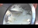 How to quenelle whipped cream - Label : Atelier des Chefs UK - Category : Cuisine