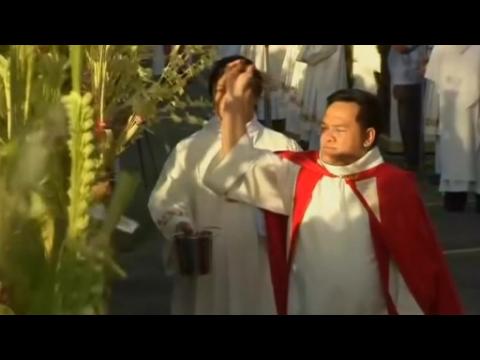 Filipino Catholics celebrate Palm Sunday