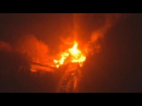 Oil train bursts into flames after derailing in Illinois