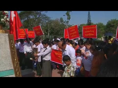 Aung San Suu Kyi calls for unification as she marks her father's 100th birthday
