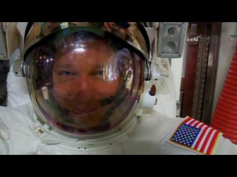 Water leaks into astronaut's helmet