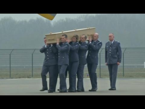 Coffin with remains from MH17 plane crash repatriated