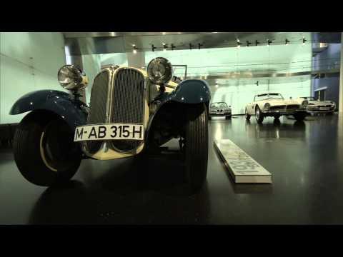 A Night at the BMW Museum - Room BMW roadster | AutoMotoTV