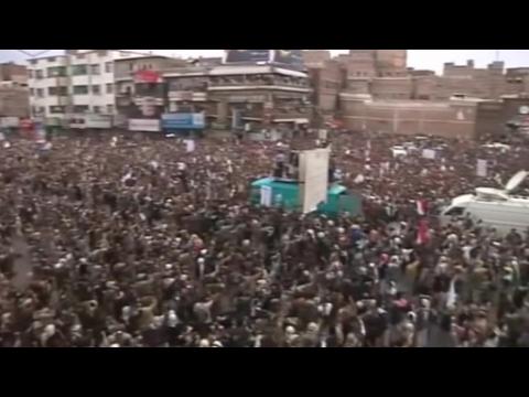 Houthi protesters denounce Saudi Arabia over airstrikes