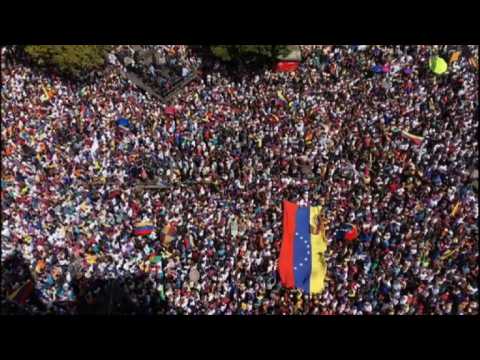 Sea of anti-govt protesters fill streets in Caracas