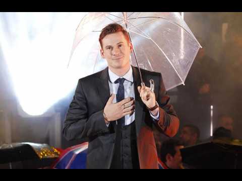 Lee Ryan prefers puppy love to dating