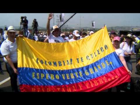 Thousands gather for aid concert on Colombia-Venezuela border