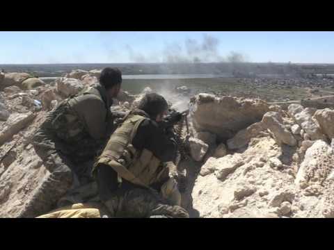 Assault on IS jihadist redoubt in Syria grinds on