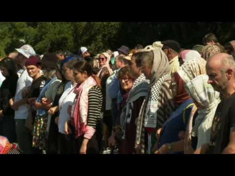 Wellington marks week after massacre with two-minute silence