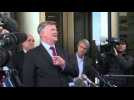 Manafort's lawyer, Kevin Downing, heckled outside court - Label : AFPTV - First images - Category : News