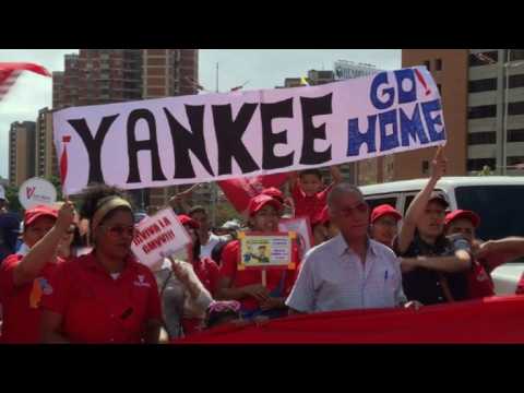 Pro-Maduro supporters rally in Caracas