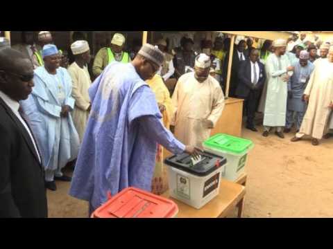 Nigeria: incumbent President Buhari casts his vote in Daura