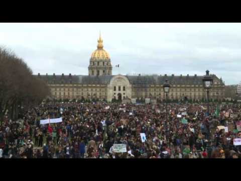 Paris students gather en masse to protest climate change