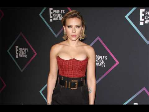 Scarlett Johansson's dress split struggle