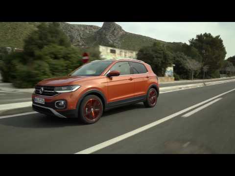 Volkswagen T-CROSS in Energetic Orange Driving Video