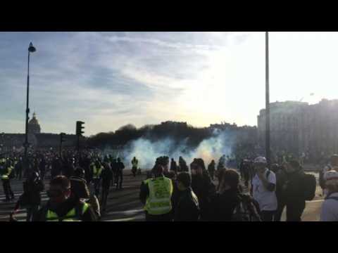 Police fire tear gas on 'yellow vest' protesters in Paris
