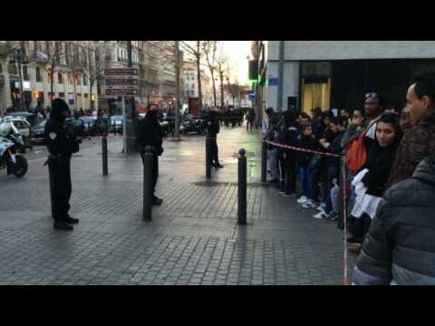 Police set up perimeter after Marseille knife attack