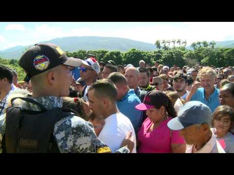 Venezuelans enter Colombia after Maduro reopens border