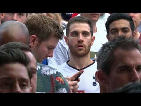 Football/Champions League: Tottenham fans watch the final