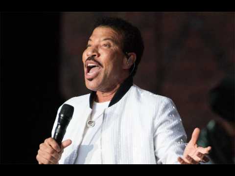 Lionel Richie releasing Hello From Las Vegas this summer
