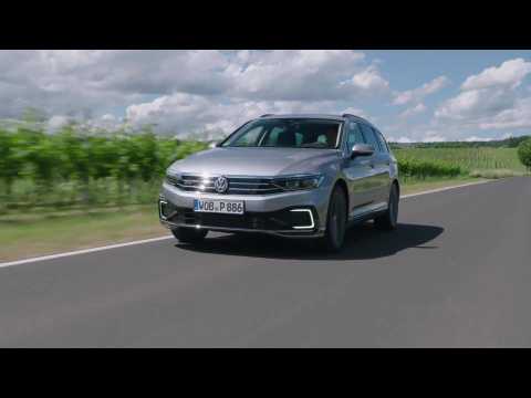 2019 Volkswagen Passat Estate GTE Driving Video