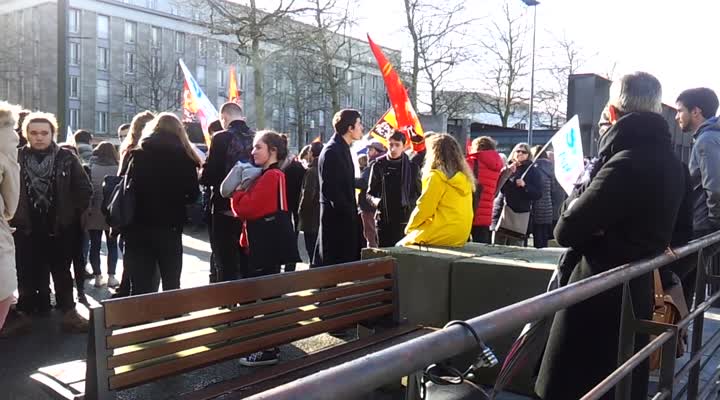 Brest. 150 manifestants contre la réforme des lycées (Le Télégramme)