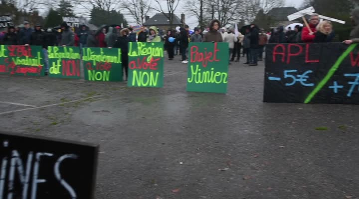 Mûr-de-Bretagne (22). Une centaine de manifestants contre Variscan (Le Télégramme)