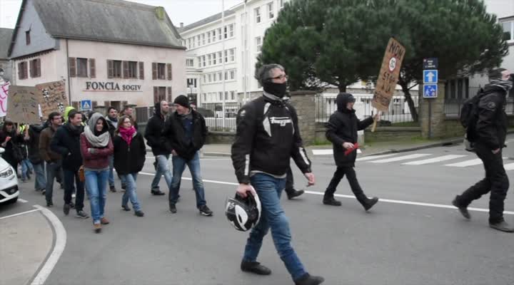 Vannes. Mobilisation anti-80 km/h : 100 manifestants (Le Télégramme)