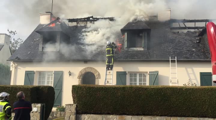 ​Arradon (56).  Incendie dans une maison rue Saint-Martin (Le Télégramme)