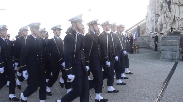 Brest. Ecole navale : les élèves-officiers ont chanté (Le Télégramme)