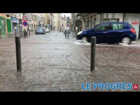 Ain : le centre-ville de Belley sous les eaux