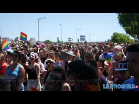 Dans le défilé de la 22e marche des fiertés de Lyon