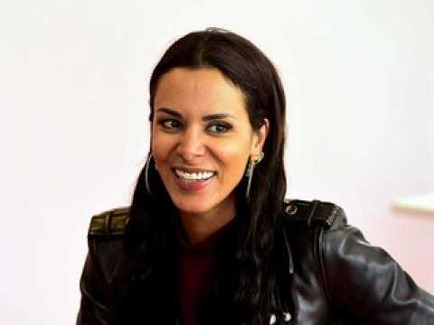 Shy'm face aux lecteurs du Progrès