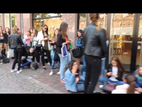 La YouTubeuse EnjoyPhoenix attire les foules à Strasbourg