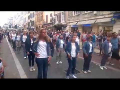 La biennale de la danse envoûte...
