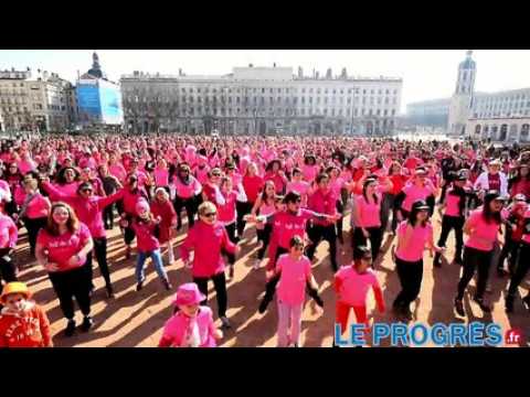 "Courir pour elles" en mode flashmob place Bellecour