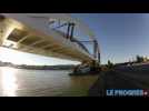 Lyon : le pont Raymond-Barre est arrivé à bon port