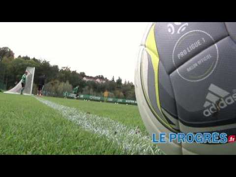 "Le PSG, c'est un peu le style de Barcelone au top de leur niveau" estime Ghoulam