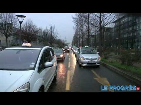 Les taxis en colère sont dans la rue à Lyon