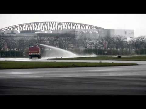 Les images de l'atterrissage d'urgence à Bron