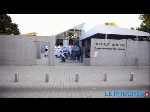 Lyon : les Toques Blanches rejouent «La sortie des usines Lumière»